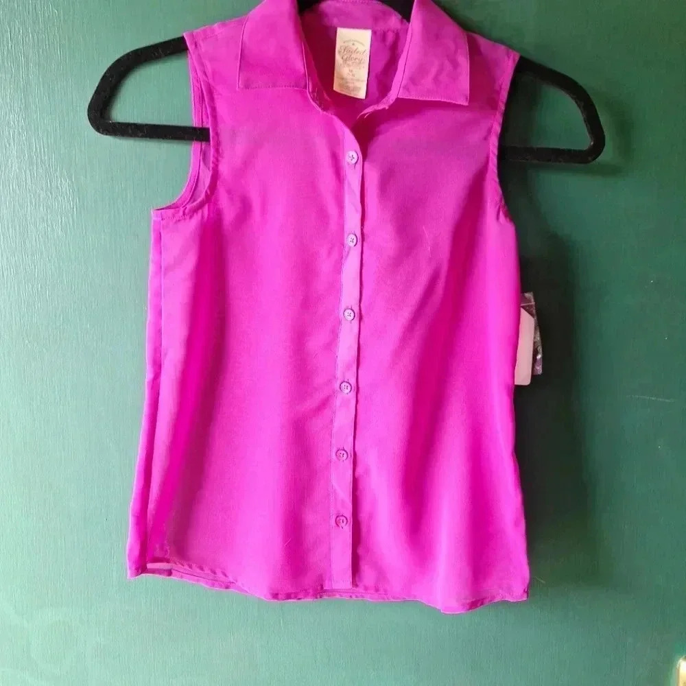 90's Vibe Sleeveless Blouse